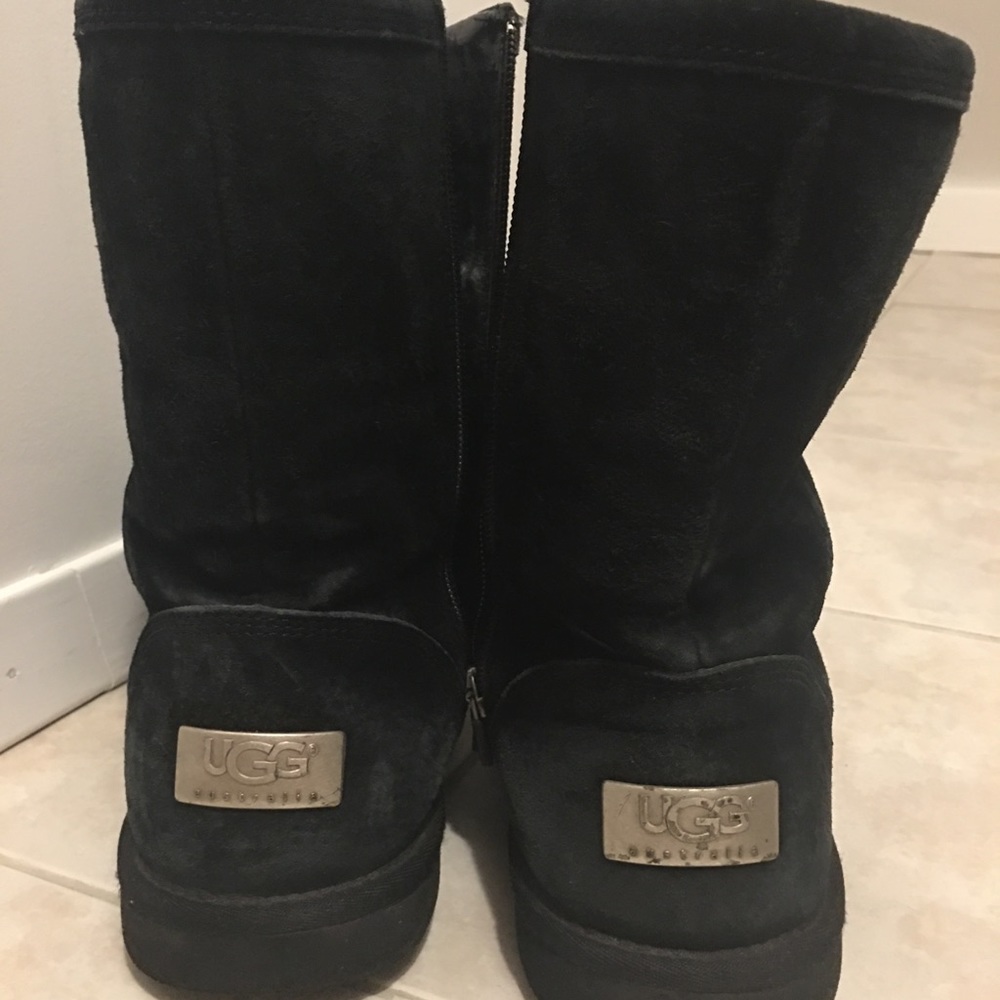 UGG Australia short zipper black boots